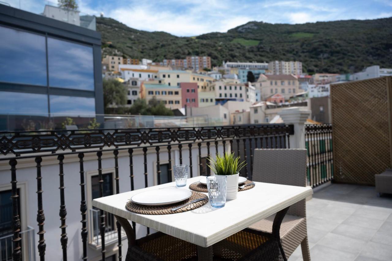 Master Penthouse Double Room Ensuite With Private Terrace - Grand Central House Gibraltar Exterior foto