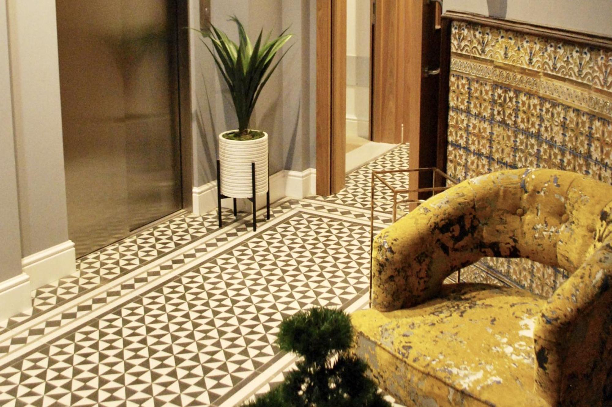 Master Penthouse Double Room Ensuite With Private Terrace - Grand Central House Gibraltar Exterior foto