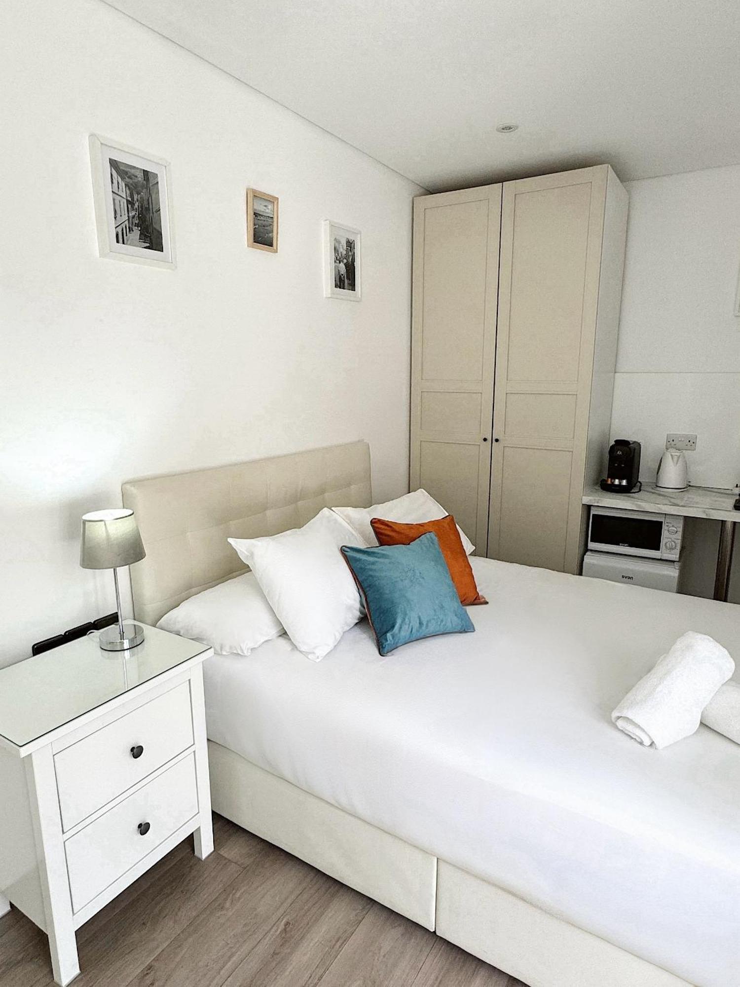 Master Penthouse Double Room Ensuite With Private Terrace - Grand Central House Gibraltar Exterior foto